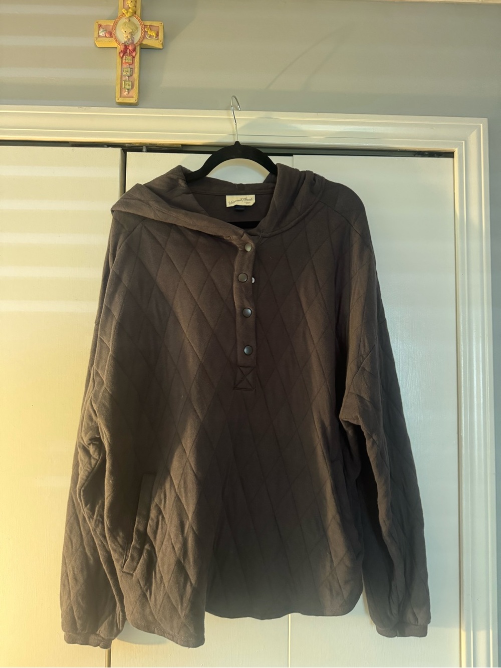 Universal Thread Quilted Hooded Pullover in Brown